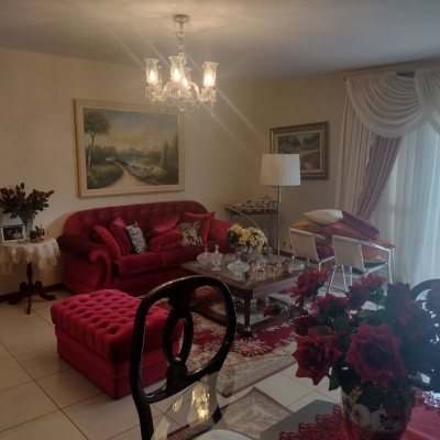 Apartamentos com 140m², 3 quartos, 2 suítes, 2 garagens, no bairro Centro em Florianópolis