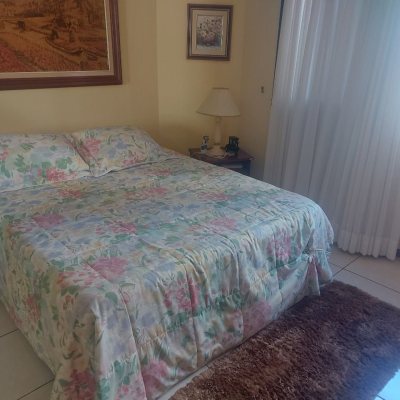 Apartamentos com 140m², 3 quartos, 2 suítes, 2 garagens, no bairro Centro em Florianópolis