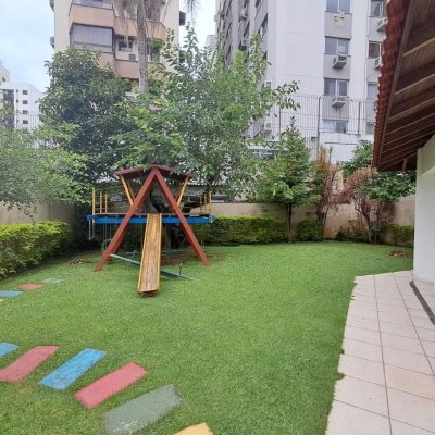 Apartamentos com 88m², 3 quartos, 1 suíte, 1 garagem, no bairro Centro em Florianópolis