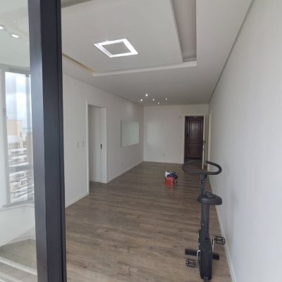 Apartamentos com 88m², 3 quartos, 1 suíte, 1 garagem, no bairro Centro em Florianópolis
