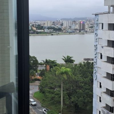 Apartamentos com 88m², 3 quartos, 1 suíte, 1 garagem, no bairro Centro em Florianópolis