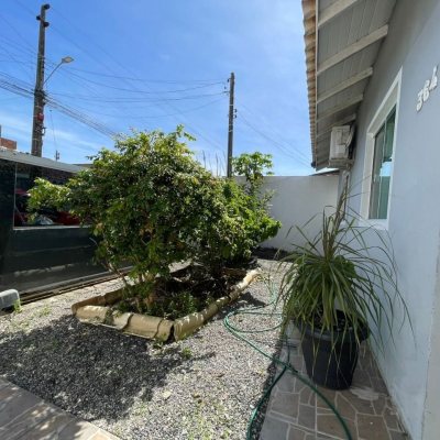 Casa Residencial com 56m², 3 quartos, 1 suíte, 4 garagens, no bairro Rio Vermelho em Florianópolis