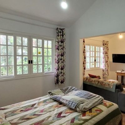 Casa Residencial com 162m², 4 quartos, 1 suíte, 3 garagens, no bairro Campeche em Florianópolis