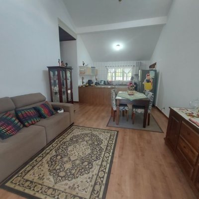 Casa Residencial com 162m², 4 quartos, 1 suíte, 3 garagens, no bairro Campeche em Florianópolis