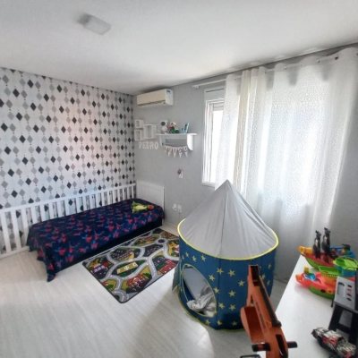 Casa Residencial com 158m², 3 quartos, 3 suítes, 2 garagens, no bairro São João Do Rio Vermelho em Florianópolis