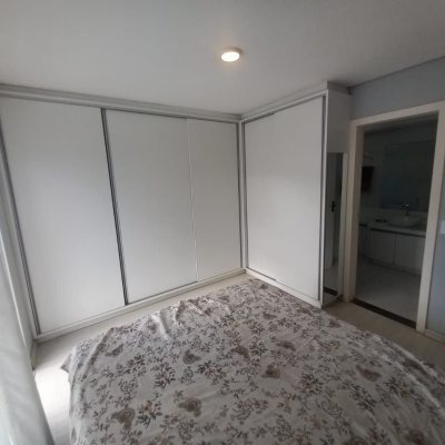 Casa Residencial com 158m², 3 quartos, 3 suítes, 2 garagens, no bairro São João Do Rio Vermelho em Florianópolis