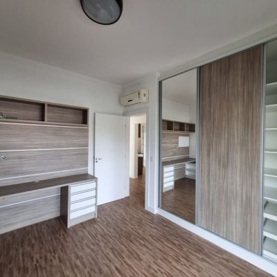 Casa em Condomínio com 517m², 5 quartos, 3 suítes, 4 garagens, no bairro Sambaqui em Florianópolis