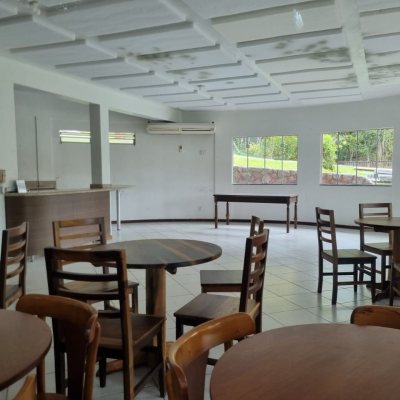 Casa em Condomínio com 517m², 5 quartos, 3 suítes, 4 garagens, no bairro Sambaqui em Florianópolis