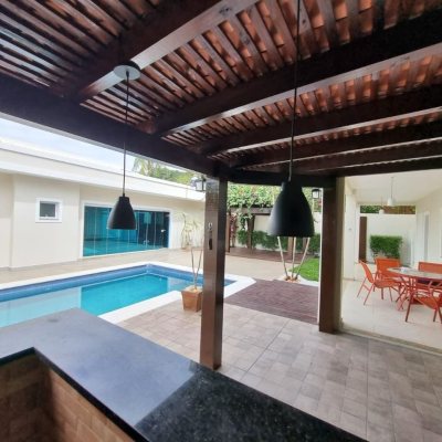 Casa em Condomínio com 517m², 5 quartos, 3 suítes, 4 garagens, no bairro Sambaqui em Florianópolis