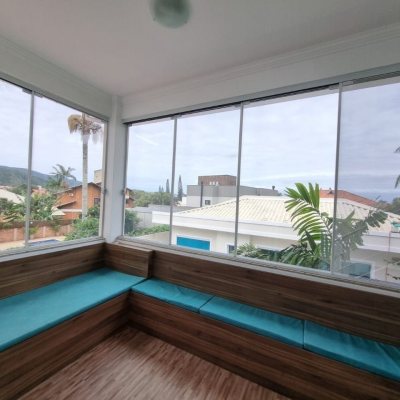 Casa em Condomínio com 517m², 5 quartos, 3 suítes, 4 garagens, no bairro Sambaqui em Florianópolis