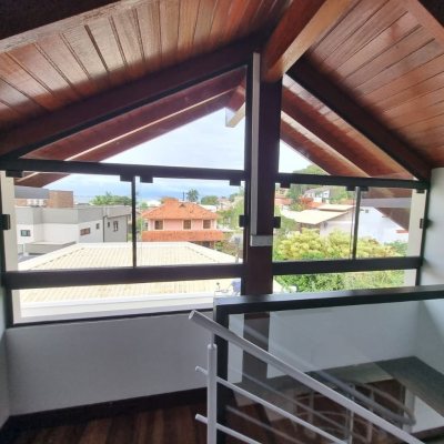 Casa em Condomínio com 517m², 5 quartos, 3 suítes, 4 garagens, no bairro Sambaqui em Florianópolis