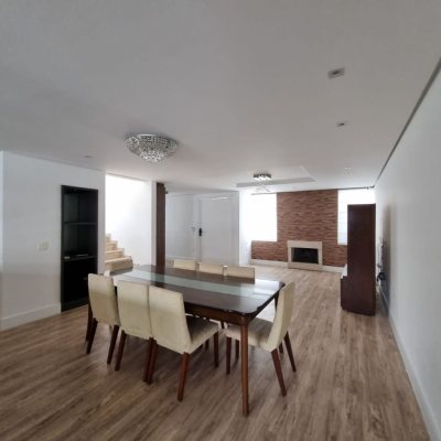 Casa em Condomínio com 517m², 5 quartos, 3 suítes, 4 garagens, no bairro Sambaqui em Florianópolis