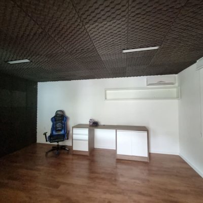 Casa em Condomínio com 517m², 5 quartos, 3 suítes, 4 garagens, no bairro Sambaqui em Florianópolis