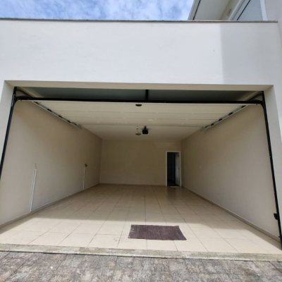 Casa em Condomínio com 517m², 5 quartos, 3 suítes, 4 garagens, no bairro Sambaqui em Florianópolis