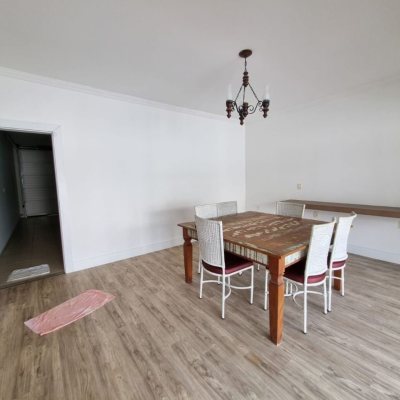 Casa em Condomínio com 517m², 5 quartos, 3 suítes, 4 garagens, no bairro Sambaqui em Florianópolis