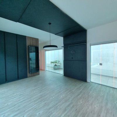 Casa em Condomínio com 517m², 5 quartos, 3 suítes, 4 garagens, no bairro Sambaqui em Florianópolis