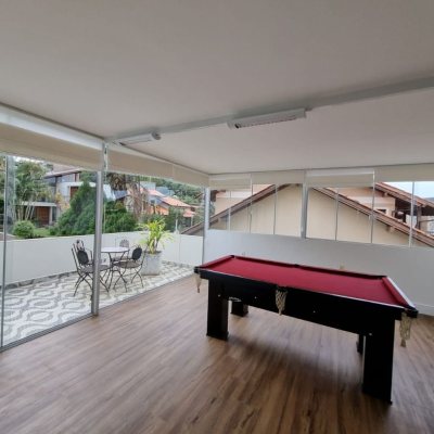 Casa em Condomínio com 517m², 5 quartos, 3 suítes, 4 garagens, no bairro Sambaqui em Florianópolis