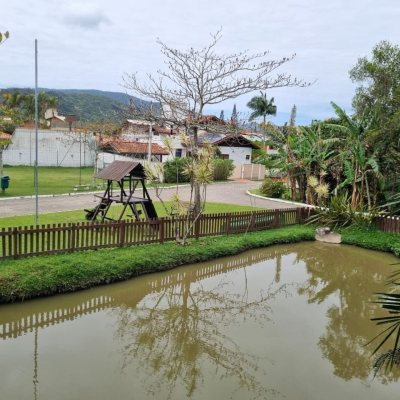 Casa em Condomínio com 517m², 5 quartos, 3 suítes, 4 garagens, no bairro Sambaqui em Florianópolis