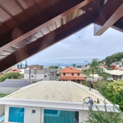 Casa em Condomínio com 517m², 5 quartos, 3 suítes, 4 garagens, no bairro Sambaqui em Florianópolis