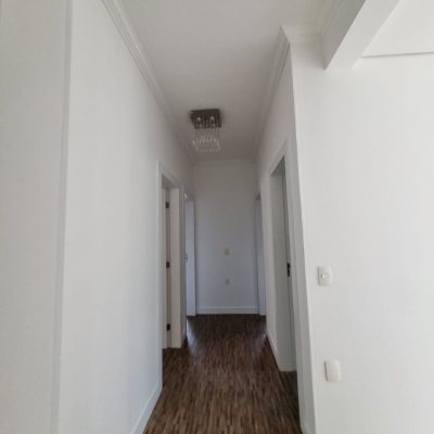 Casa em Condomínio com 517m², 5 quartos, 3 suítes, 4 garagens, no bairro Sambaqui em Florianópolis