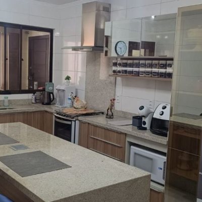 Apartamentos com 128m², 3 quartos, 1 suíte, 1 garagem, no bairro Estreito em Florianópolis