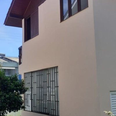 Casa Residencial com 114m², 3 quartos, 1 suíte, 1 garagem, no bairro Ingleses em Florianópolis