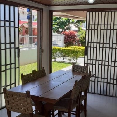 Casa Residencial com 114m², 3 quartos, 1 suíte, 1 garagem, no bairro Ingleses em Florianópolis