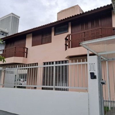 Casa Residencial com 114m², 3 quartos, 1 suíte, 1 garagem, no bairro Ingleses em Florianópolis