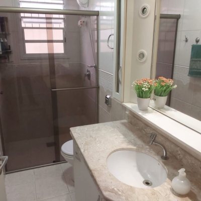 Casa Residencial com 295m², 4 quartos, 2 suítes, 3 garagens, no bairro Trindade em Florianópolis