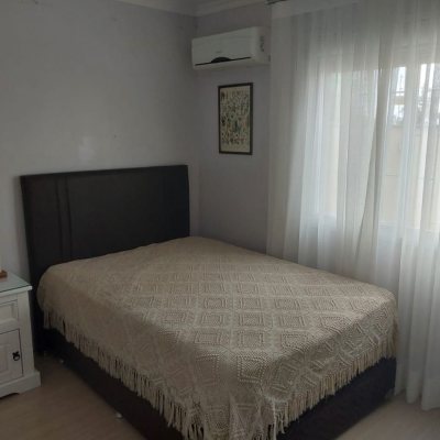 Casa Residencial com 295m², 4 quartos, 2 suítes, 3 garagens, no bairro Trindade em Florianópolis