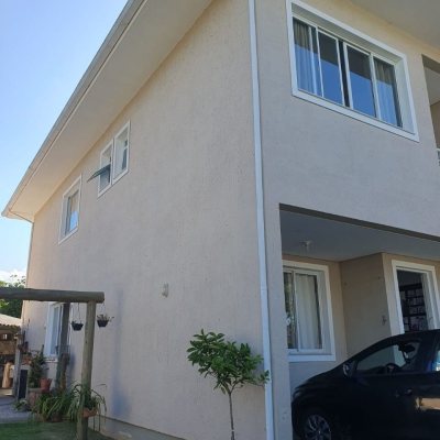 Casa em Condomínio com 169m², 3 quartos, 3 suítes, 1 garagem, no bairro Cachoeira Do Bom Jesus em Florianópolis