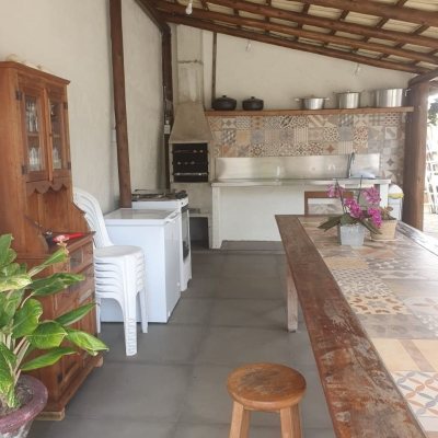 Casa em Condomínio com 169m², 3 quartos, 3 suítes, 1 garagem, no bairro Cachoeira Do Bom Jesus em Florianópolis