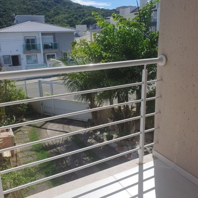 Casa em Condomínio com 169m², 3 quartos, 3 suítes, 1 garagem, no bairro Cachoeira Do Bom Jesus em Florianópolis