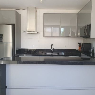 Casa em Condomínio com 169m², 3 quartos, 3 suítes, 1 garagem, no bairro Cachoeira Do Bom Jesus em Florianópolis