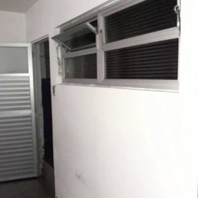 Casa Residencial com 74m², 4 quartos, 1 garagem, no bairro Coloninha em Florianópolis