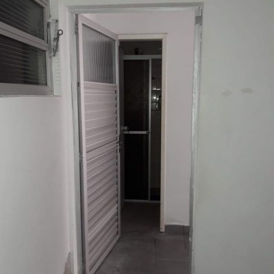 Casa Residencial com 74m², 4 quartos, 1 garagem, no bairro Coloninha em Florianópolis
