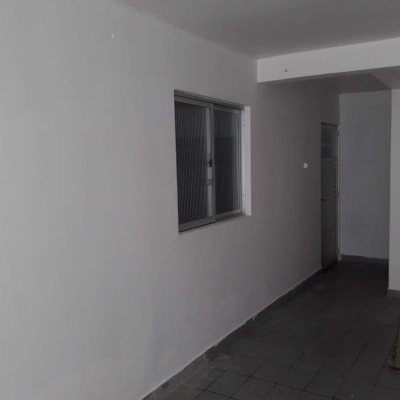 Casa Residencial com 74m², 4 quartos, 1 garagem, no bairro Coloninha em Florianópolis