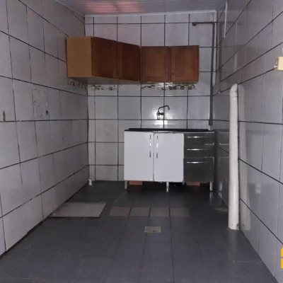 Casa Residencial com 74m², 4 quartos, 1 garagem, no bairro Coloninha em Florianópolis