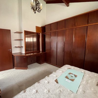 Casa em Condomínio com 250m², 3 quartos, 1 suíte, 2 garagens, no bairro Sambaqui em Florianópolis