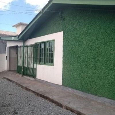 Casa Residencial com 110m², 4 quartos, 1 suíte, 2 garagens, no bairro Forquilhinhas em São José