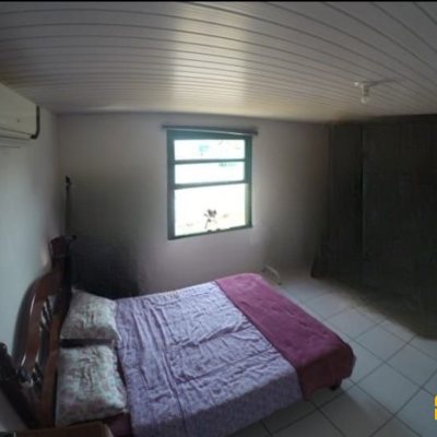 Casa Residencial com 110m², 4 quartos, 1 suíte, 2 garagens, no bairro Forquilhinhas em São José