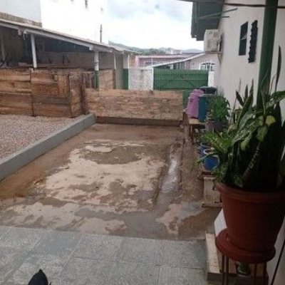 Casa Residencial com 110m², 4 quartos, 1 suíte, 2 garagens, no bairro Forquilhinhas em São José