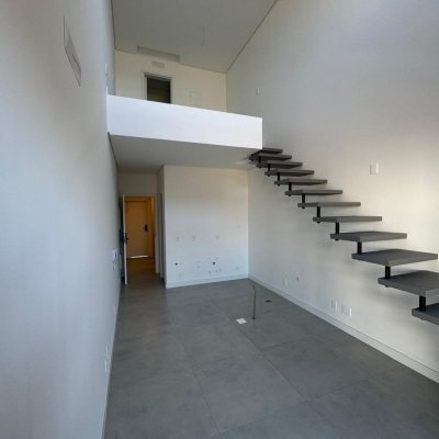 Loft com 44m², 1 quarto, 1 suíte, 1 garagem, no bairro Novo Campeche em Florianópolis
