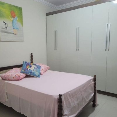 Sobrado Residencial com 120m², 2 quartos, 2 suítes, 2 garagens, no bairro São João Do Rio Vermelho em Florianópolis