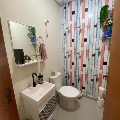 Sobrado Residencial com 120m², 2 quartos, 2 suítes, 2 garagens, no bairro São João Do Rio Vermelho em Florianópolis