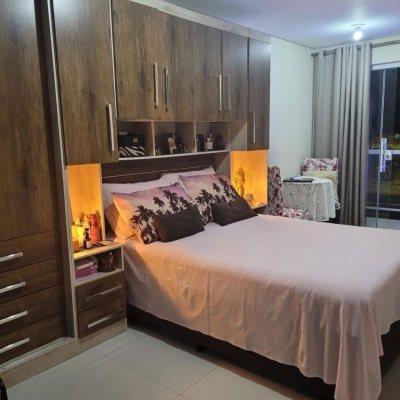 Sobrado Residencial com 120m², 2 quartos, 2 suítes, 2 garagens, no bairro São João Do Rio Vermelho em Florianópolis