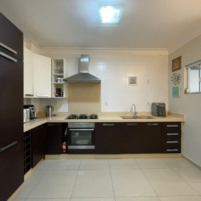 Apartamentos com 76m², 3 quartos, 1 suíte, 1 garagem, no bairro Ingleses do Rio Vermelho em Florianópolis