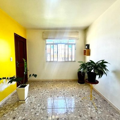 Casa Residencial com 240m², 3 quartos, 1 suíte, 3 garagens, no bairro Ipiranga em São José