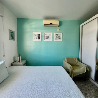 Casa Residencial com 240m², 3 quartos, 1 suíte, 3 garagens, no bairro Ipiranga em São José