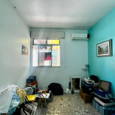 Casa Residencial com 240m², 3 quartos, 1 suíte, 3 garagens, no bairro Ipiranga em São José